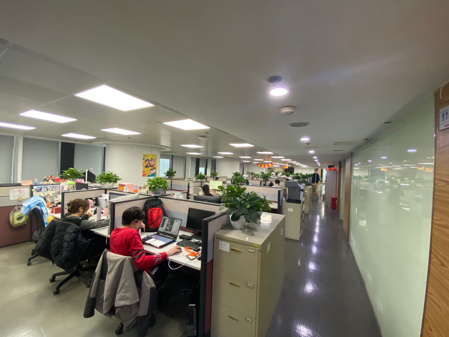 文新报业大厦出租整层1600平精装修办公室